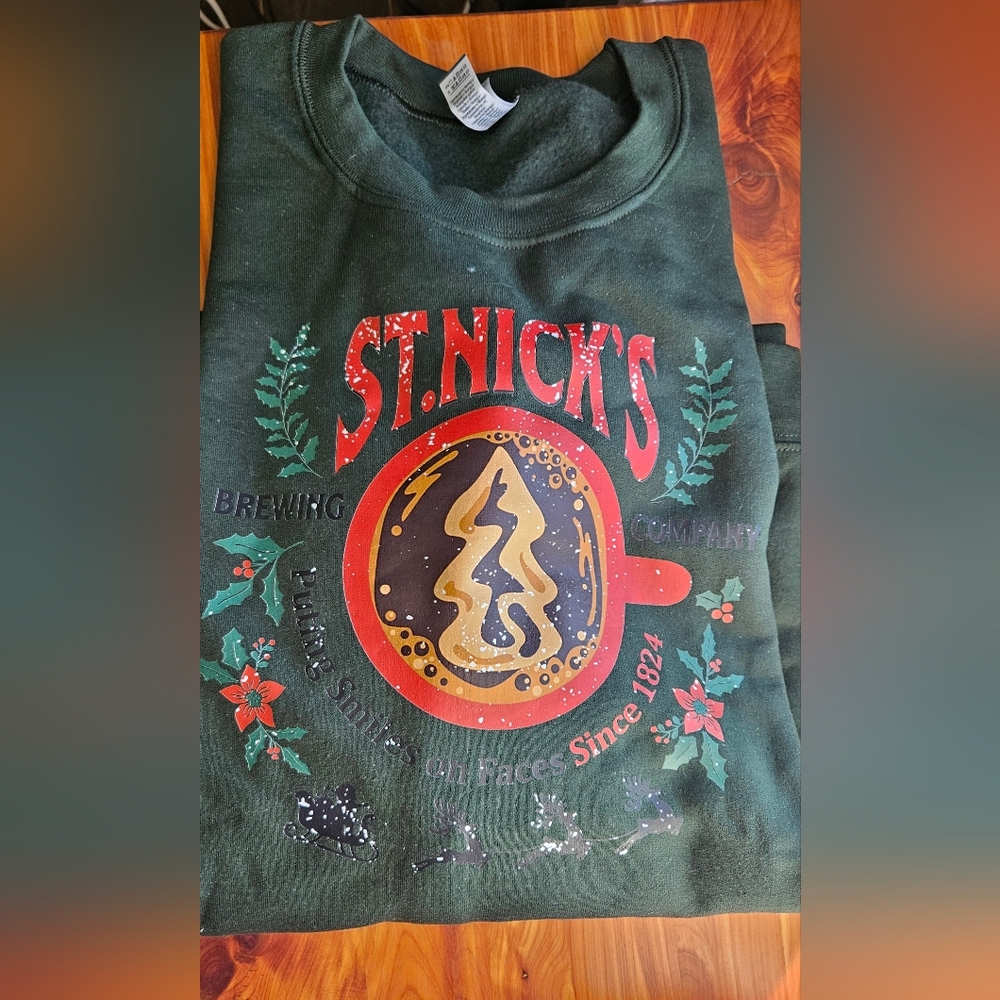 2x Christmas sweatshirt